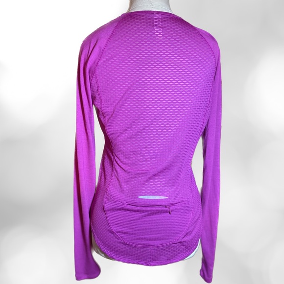 Woman’s Mesh Running UNDER ARMOUR Purple Heatgear Top, EUC, Sz SP - Picture 2 of 7